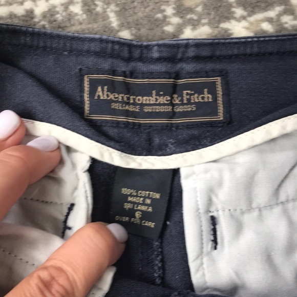 Abercrombie & Fitch khaki blue shorts - Picture 3 of 4